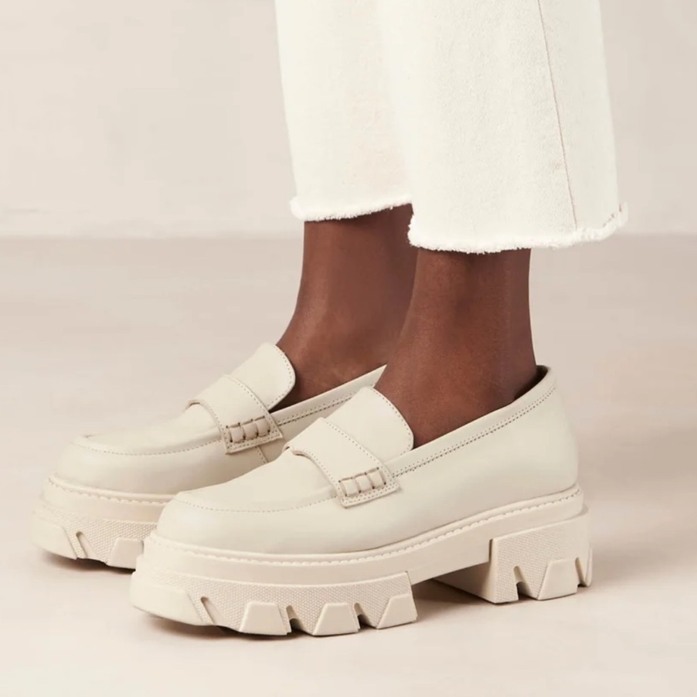 ALOHAS- WHITE CREAM LEATHER CHUNKY LOAFERS - 38 
Beige